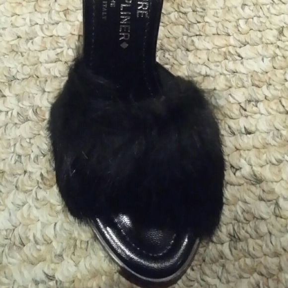 DONALD PLINER COUTURE - NWT BLK RABBIT FUR SANDALS