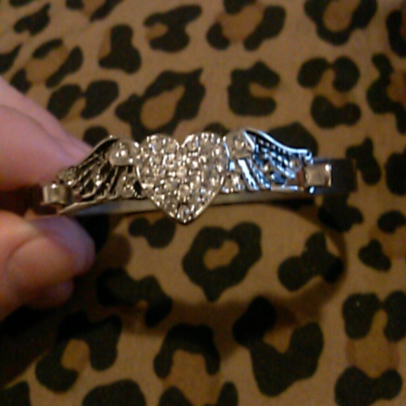 Guess Boxed Bracelet Set - Picture 2 of 4