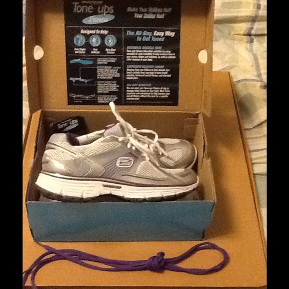 "NEW" Skechers Tone Ups Silver/Purple/White 8m