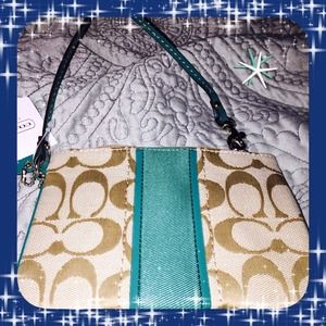 COACH KHAKI & JADE WRISTLET🎀SALE🎀