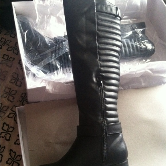 Knee high boot - Picture 3 of 4