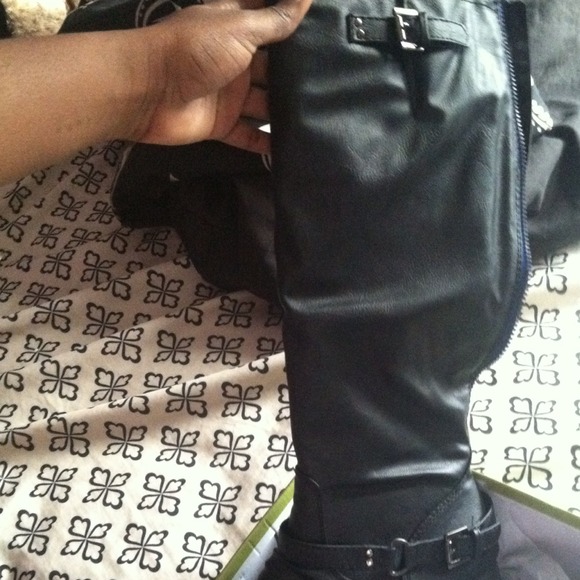 Knee high boot - Picture 3 of 4