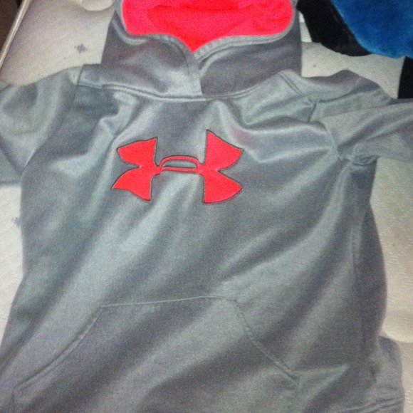 YOUTH X-LARGE. Under Armour hoodie.