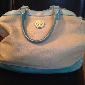 HOLIDAY sale! Cute straw Tory Burch bag!