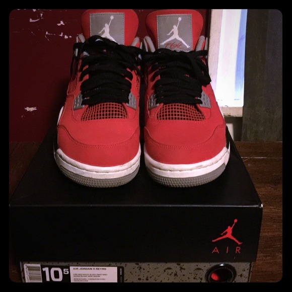 Jordan Toro 4's