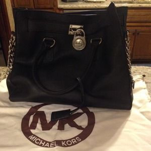 Authentic MICHAEL Michael  Kors Hamilton Tote! 😍