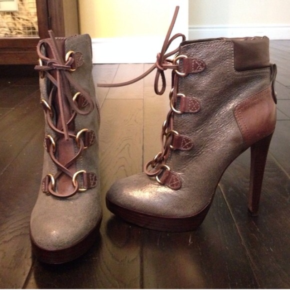 Tory Burch Lace Up Ankle Bootie, PRICE LOWERED ⬇️