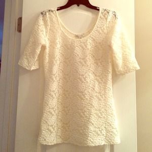 Scoop neck 3/4 lace top