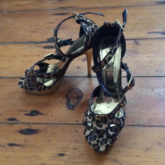 Size 8.5 Leopard Pumps