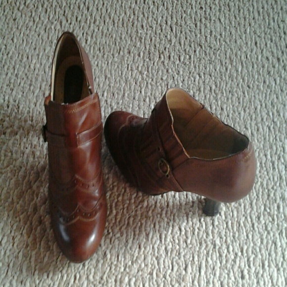 Sold in Bundle !!!!Bass brown shoes