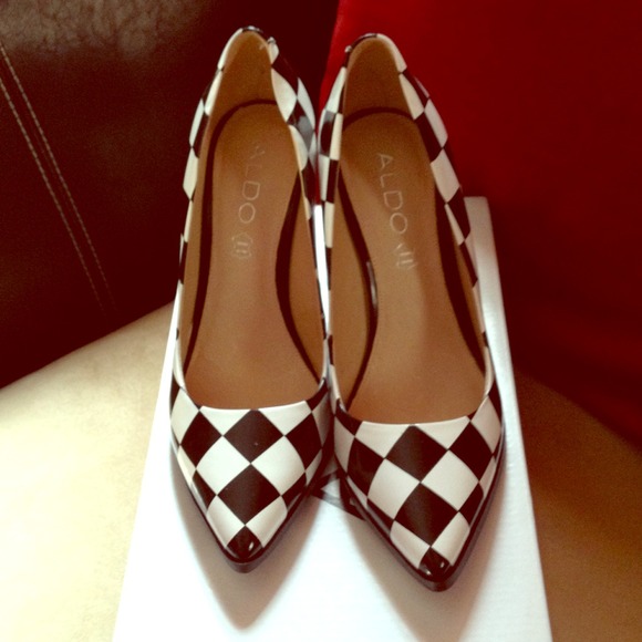 Aldo checker board wedges