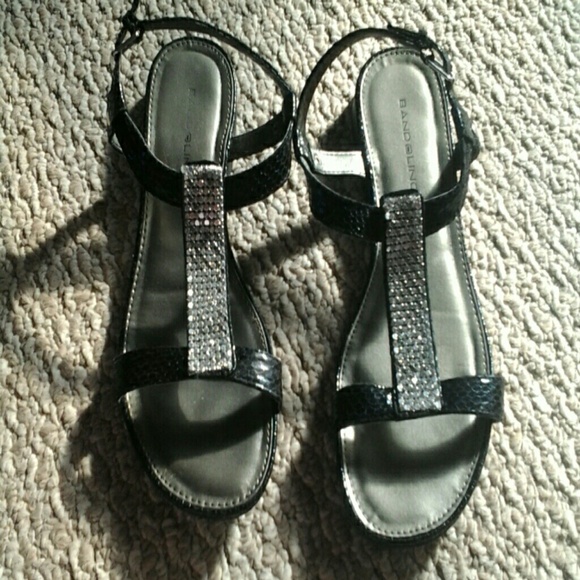 FINAL SALE !!BANDOLINO BLACK SANDALS