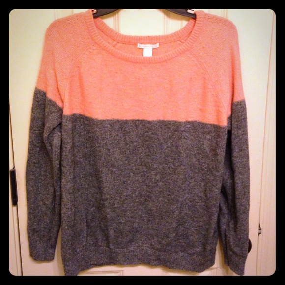 Forever 21- Grey and Pink Sweater! -Medium/Small