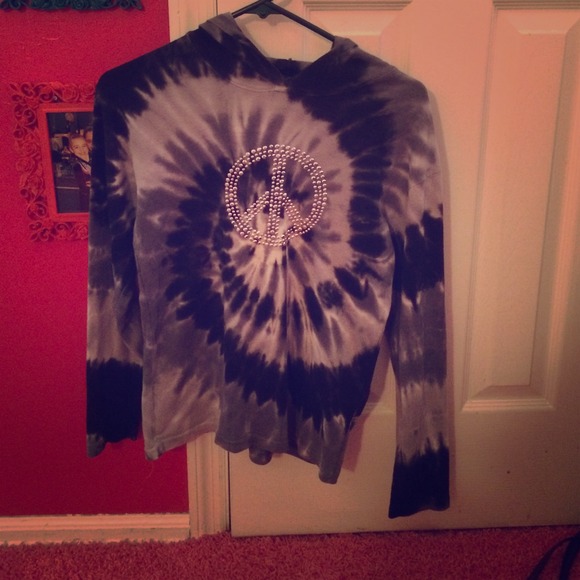 A size kids large hoodie like shirt.