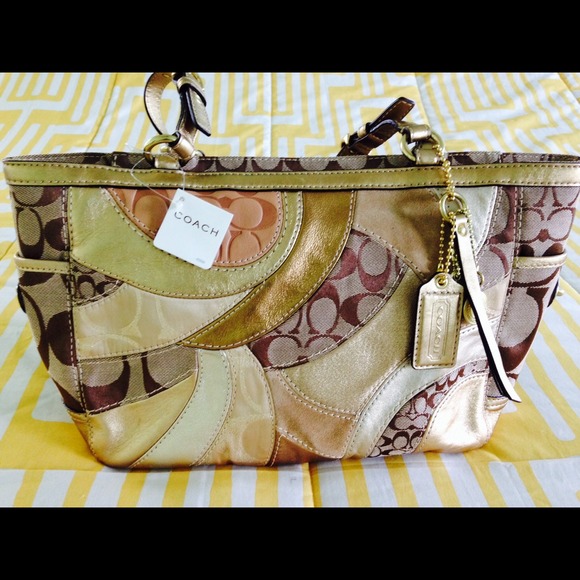 AUTHENTIC
COACH Patchwork Tote Bag Purse