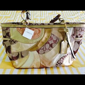 AUTHENTIC
COACH Patchwork Tote Bag Purse