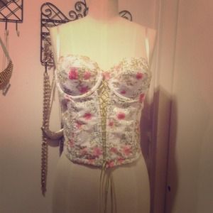 Dainty flowered bustier