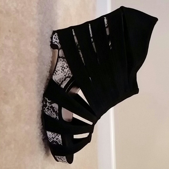 Shoe Dazzle Shoes - Gladiator platform sandal