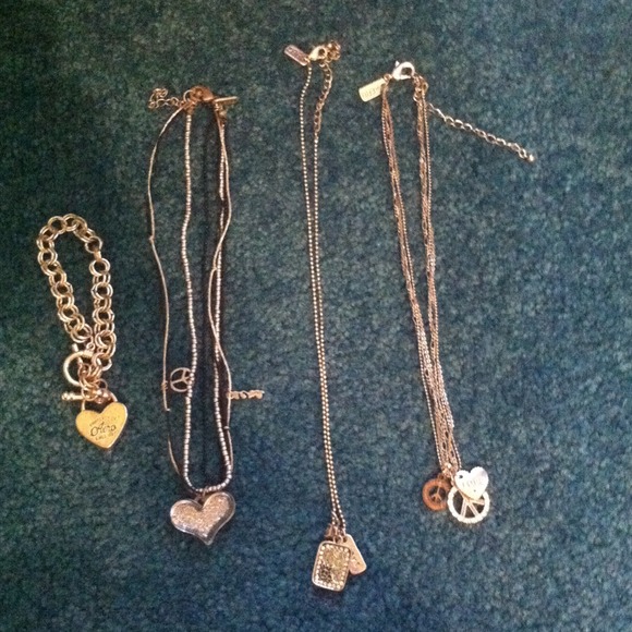 4-piece Aeropostale jewelry. (never worn)