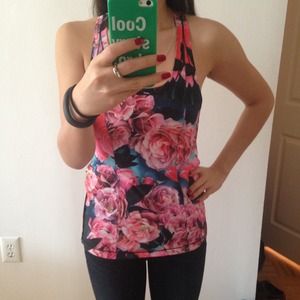 💕HP💕Lululemon lightened up top