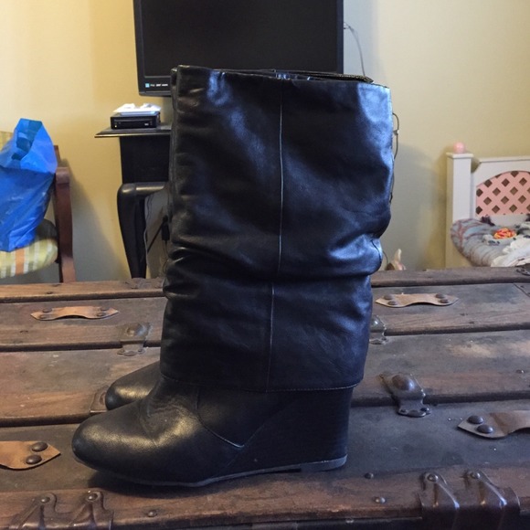 Forever 21 + black pleather mini wedge boots