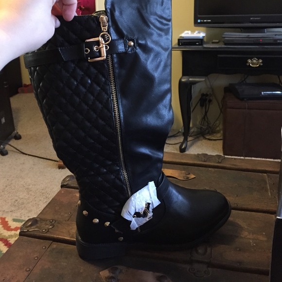 Torrid black pleather quilted boot w/ gold detail