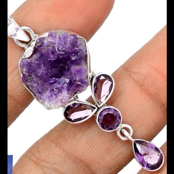 Bundle for @sheilateaches. Amethyst necklace&bag