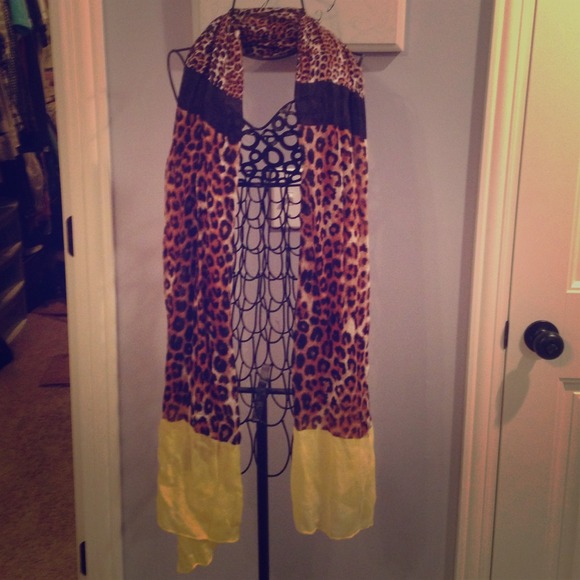 Leopard scarf 🚫sold 🚫