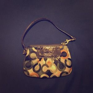 🎉Coach wristlet