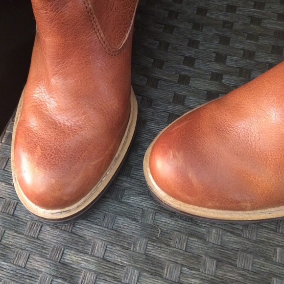 (Sold) Frye Mildred English Pull Boot - Picture 2 of 4