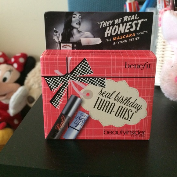 🌟🌟SOLD 🌟🌟Benefit birthday gift