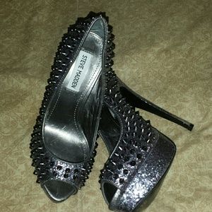 Steve Madden spiked hills