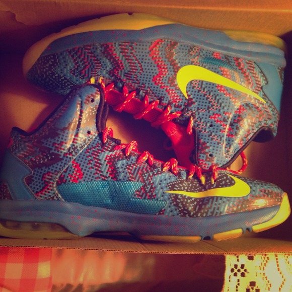 SHARE ! 👟Nike KDs 👟