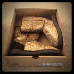 Brand New Uggs Calf Hair short uggs