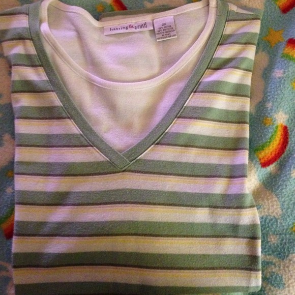 Short sleeve shirt.