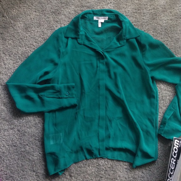 Emerald BCBG blouse top