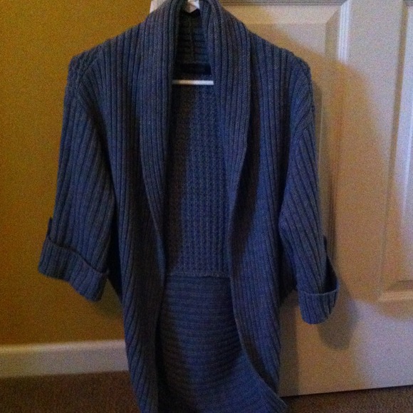 Three quarter sleeve sweater