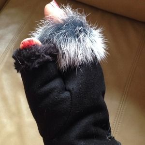 SUEDE AND FUR FINGERLESS GLOVES BLACK