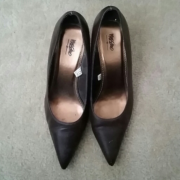 Mossimo Supply Co. Shoes - Mossimo Brown high heel pumps