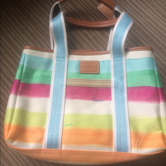 Coach summer bag! Like new cute size!