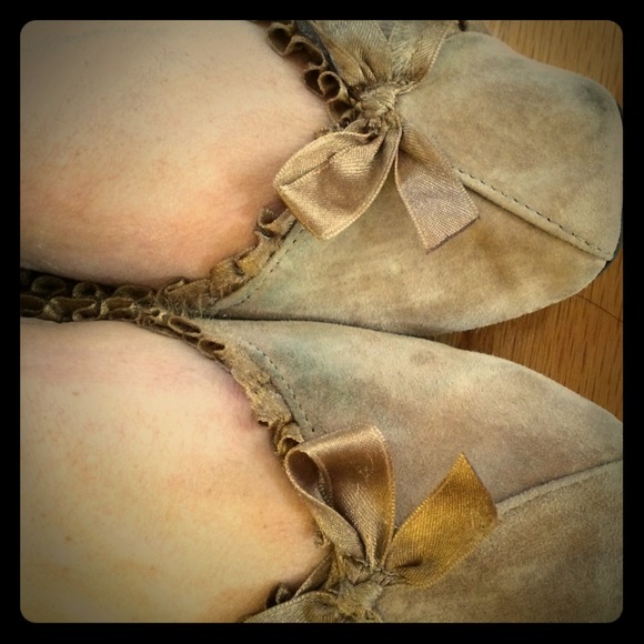 BC footwear suede flats
