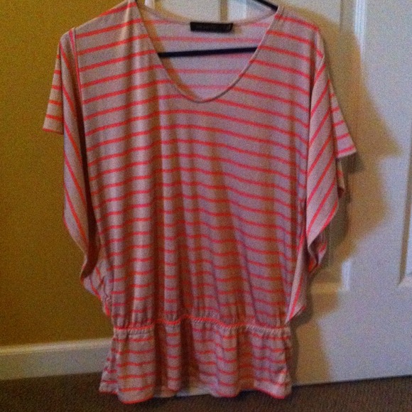 Tan and coral short sleeve top