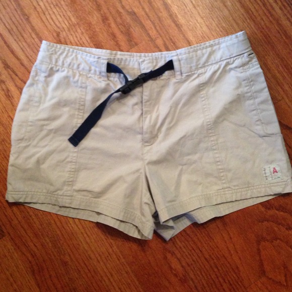 American Eagle khaki shorts