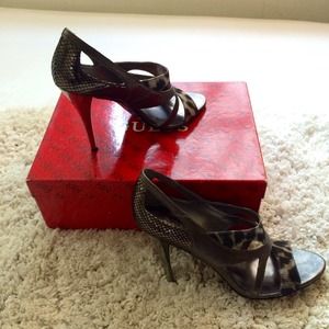Metallic Guess Heels w/ Leopard accent