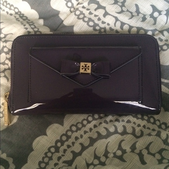 Tory Burch Bow Zip  Continental Wallet