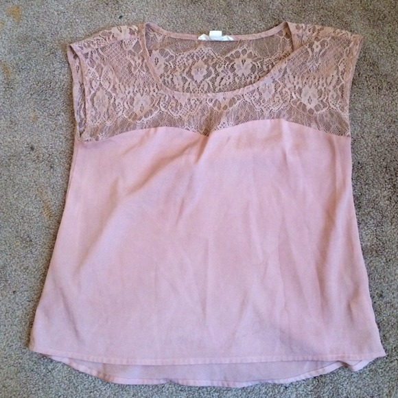 Forever 21 Light pink/Mauve chiffon blouse!