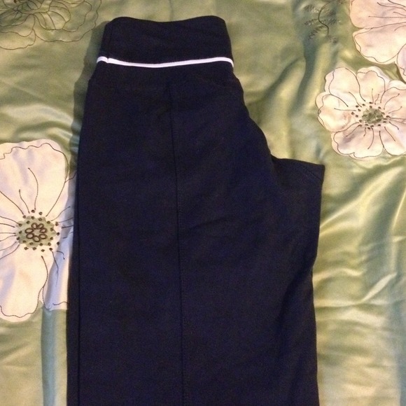 Workout Capris - Picture 2 of 3