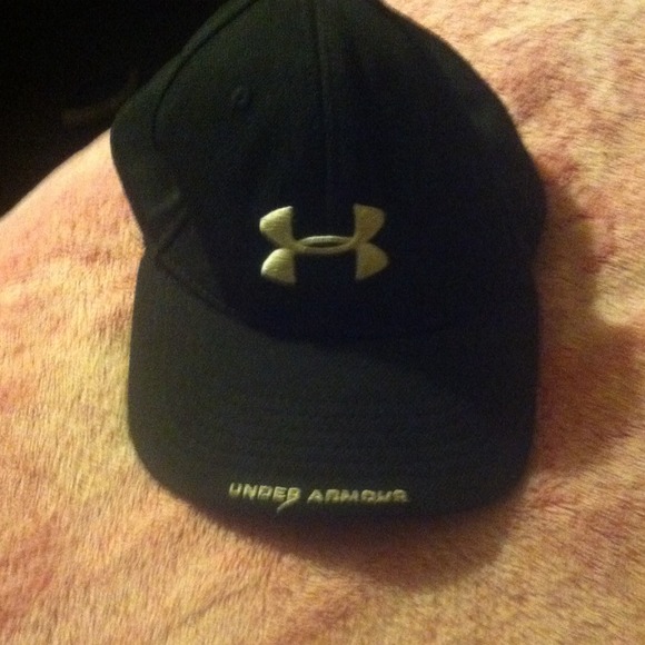 Under armourhat fitted