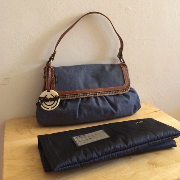Auth NWT Fendi Borsa Chef Media Jeans Shoulder - Picture 1 of 4