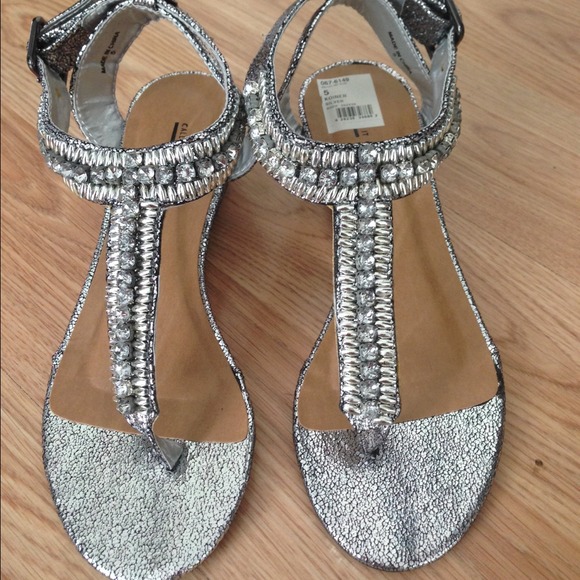 Size 5 never been worn sandal